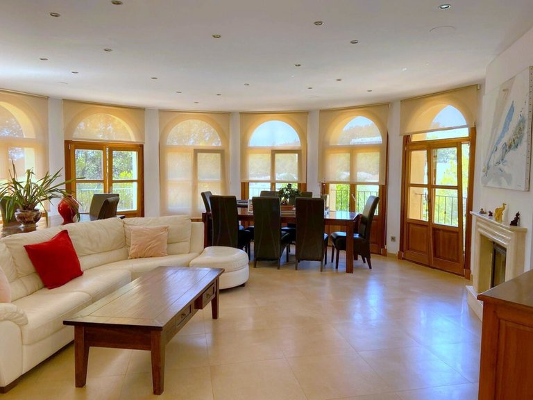 Villa for Sales in Paguera, Balearic Islands 2