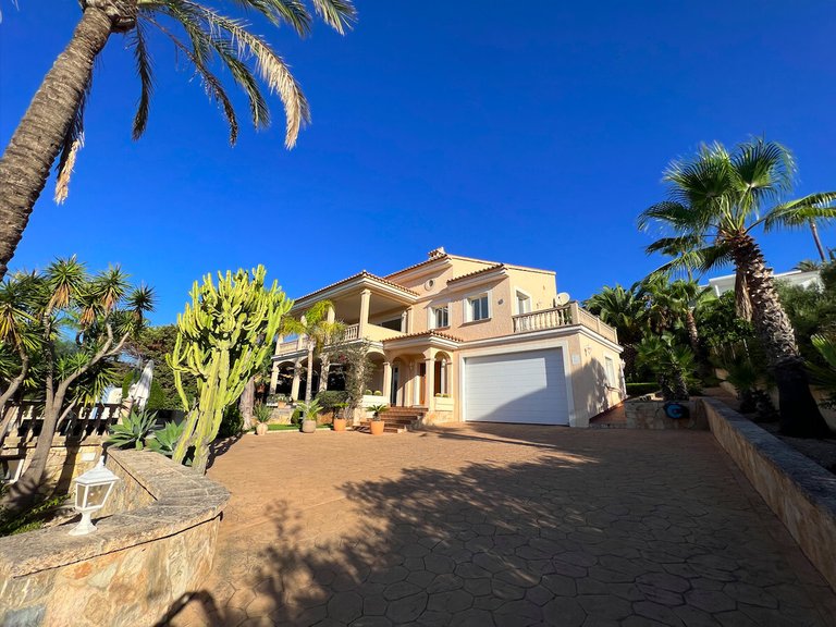 Villa for Sales in Santa Ponça, Balearic Islands 2