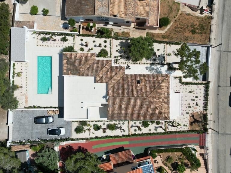 Villa for Long Term Rentals in Palmanova, Balearic Islands 4
