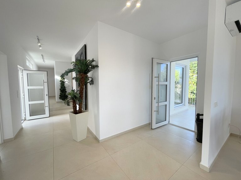 Villa for Long Term Rentals in Palmanova, Balearic Islands 29