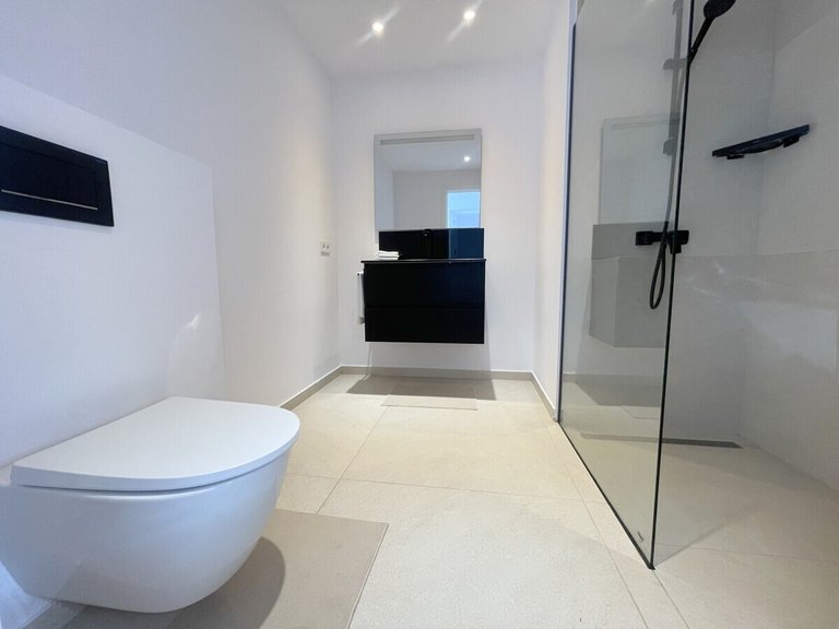 Villa for Long Term Rentals in Palmanova, Balearic Islands 7