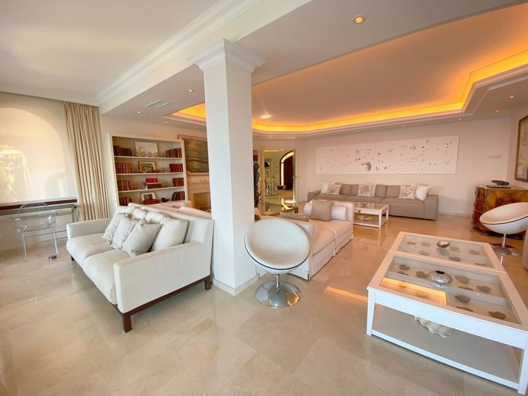 Villa for Long Term Rentals in Sol De Mallorca, Balearic Islands 4