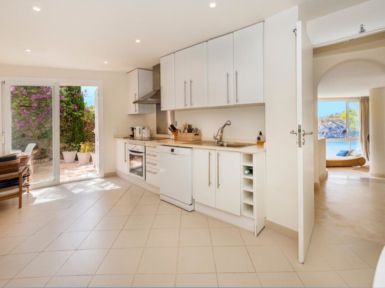 Villa for Long Term Rentals in Sol De Mallorca, Balearic Islands 6