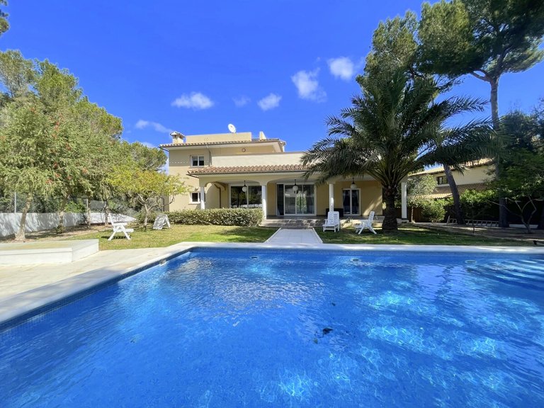 Villa for Sales in Sol De Mallorca, Balearic Islands 1