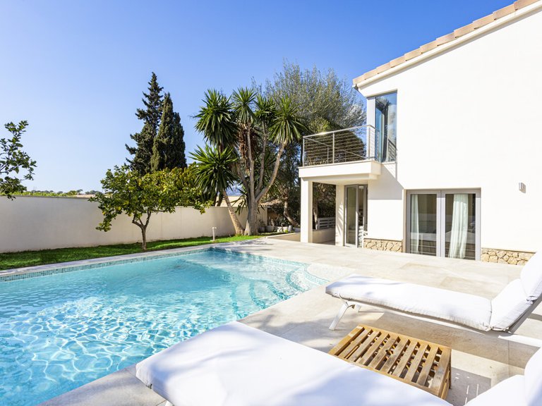 Villa for Sales in Santa Ponsa, Balearic Islands 23