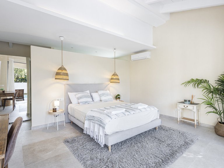 Villa for Sales in Santa Ponsa, Balearic Islands 16