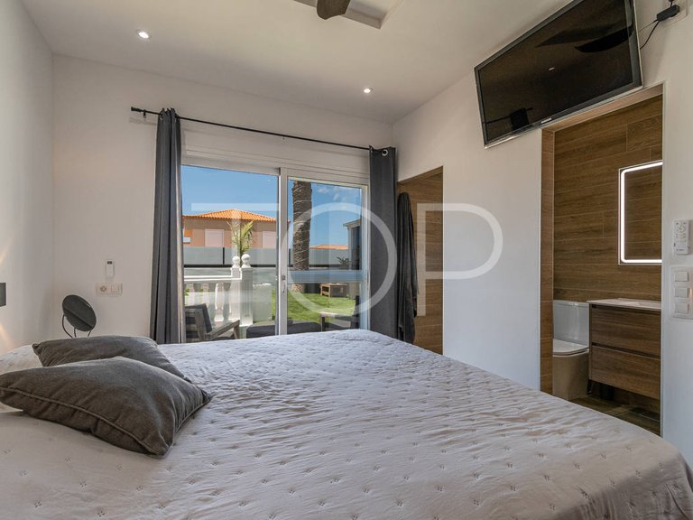 Villa for Sale in Costa Del Silencio, Tenerife 35
