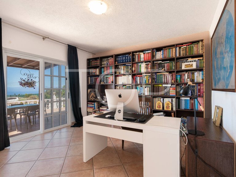 Country House for Sale in Guía De Isora, Tenerife 18