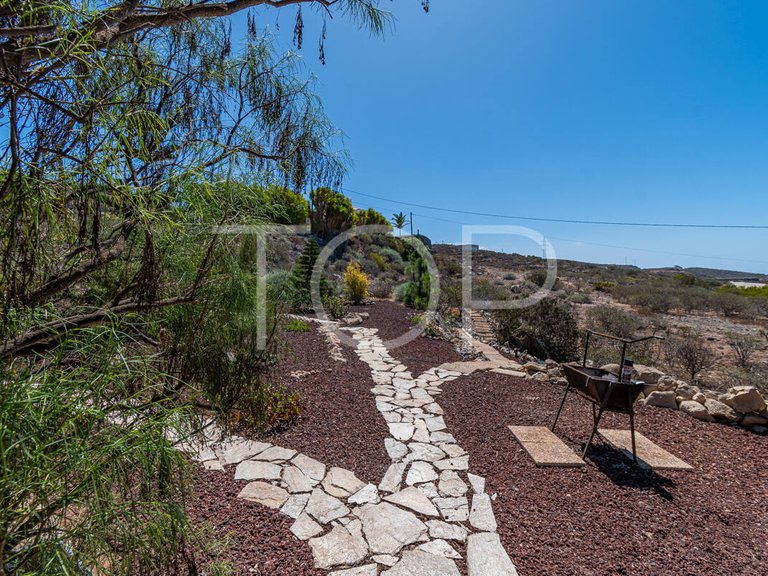 Country House for Sale in Guía De Isora, Tenerife 11