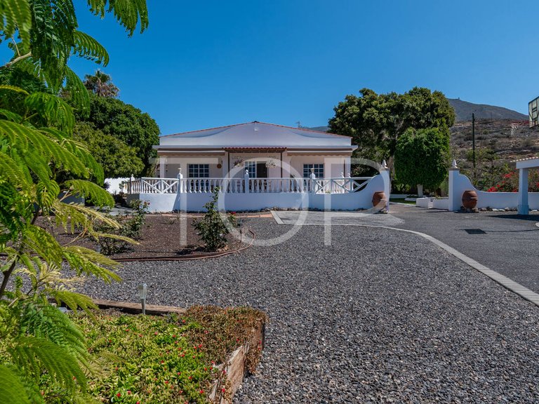 Country House for Sale in Guía De Isora, Tenerife 6