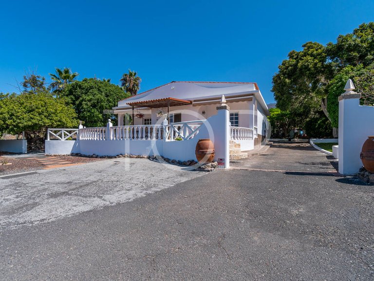 Country House for Sale in Guía De Isora, Tenerife 4