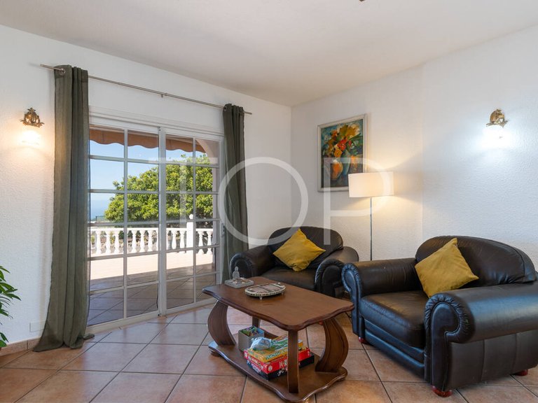 Country House for Sale in Guía De Isora, Tenerife 16
