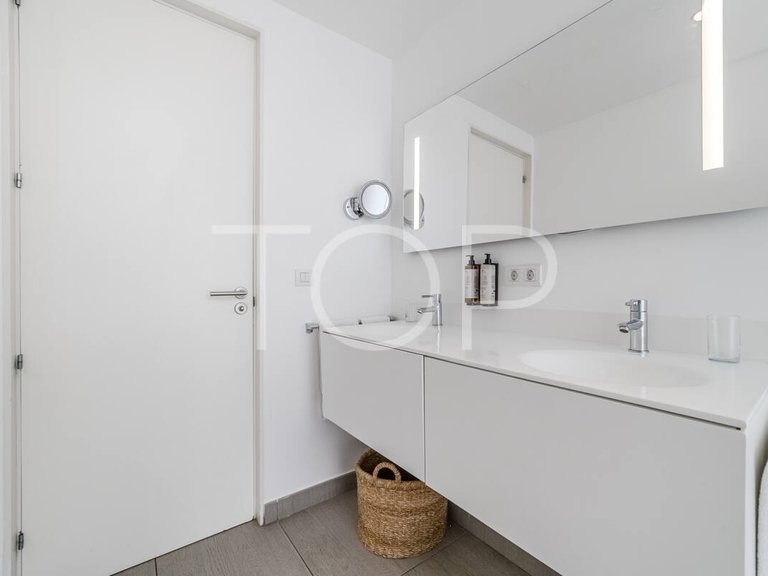 Apartment for Sale in Playa Del Duque, Tenerife 26