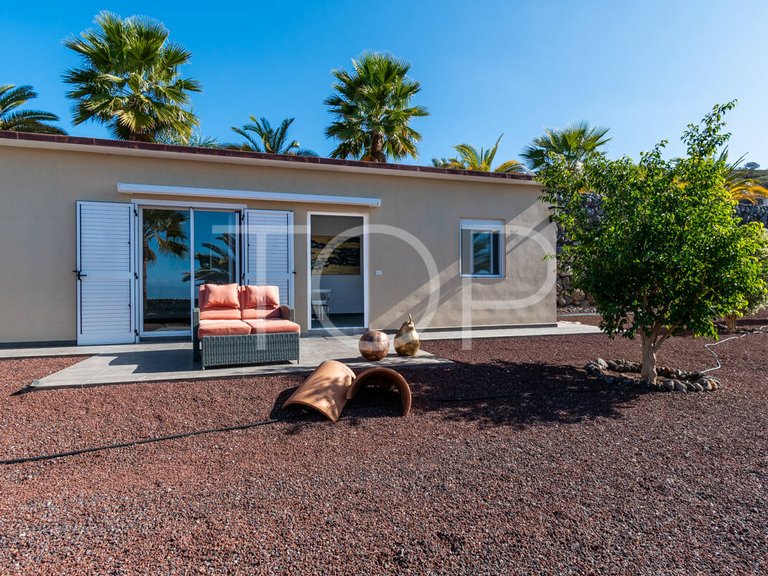 Villa for Sale in Guía De Isora, Tenerife 7