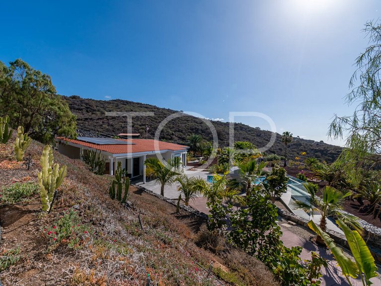 Villa for Sale in Guía De Isora, Tenerife 24