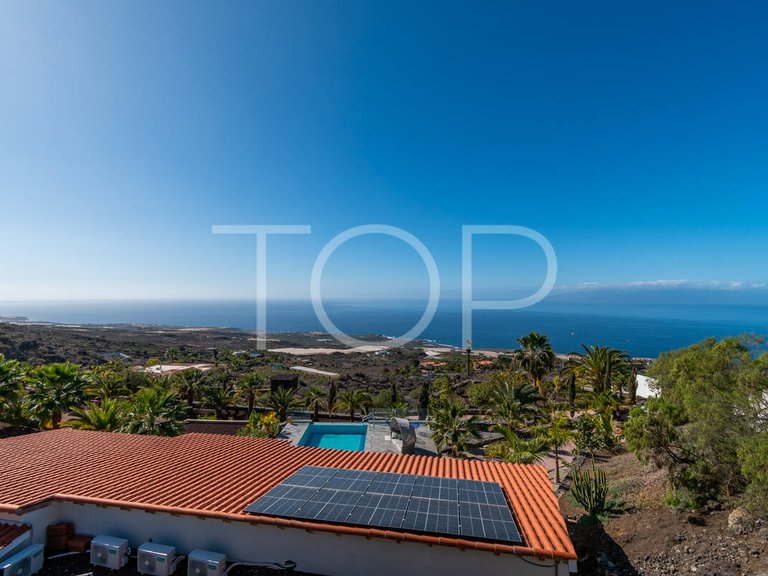 Villa for Sale in Guía De Isora, Tenerife 25