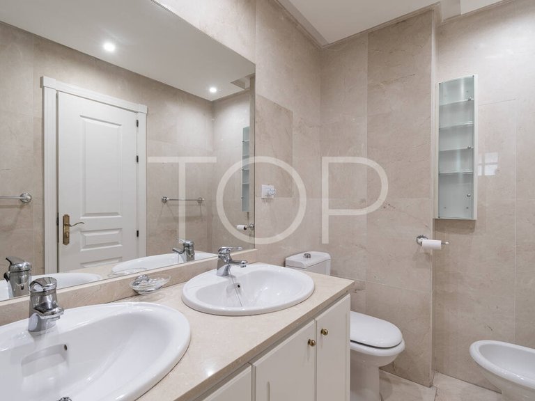 Apartment for Sale in Playa Del Duque, Tenerife 18