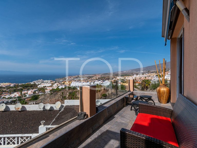 Town House for Sale in San Eugenio Alto, Tenerife 1