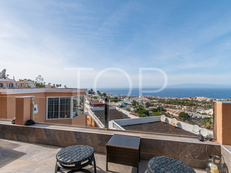 Town House for Sale in San Eugenio Alto, Tenerife 2