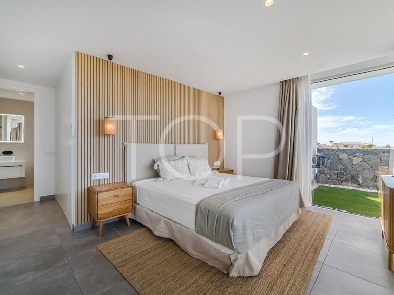 Villa for Sale in Rokabella, Tenerife 11