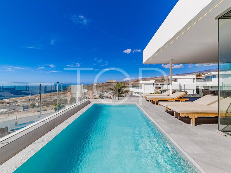 Villa for Sale in Rokabella, Tenerife 1