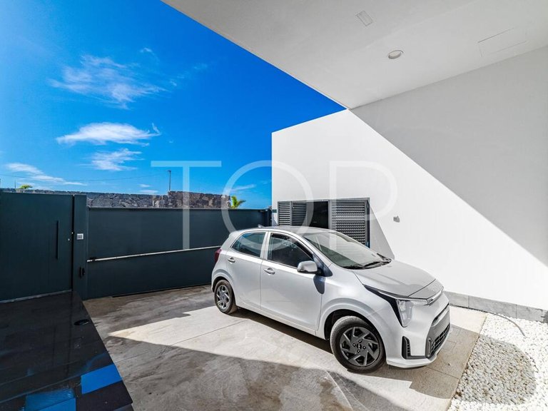 Villa for Sale in Rokabella, Tenerife 24