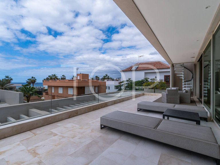 Villa for Sale in Playa De Las Américas, Tenerife 31
