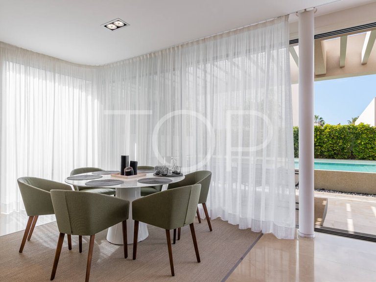 Villa for Sale in Playa De Las Américas, Tenerife 11