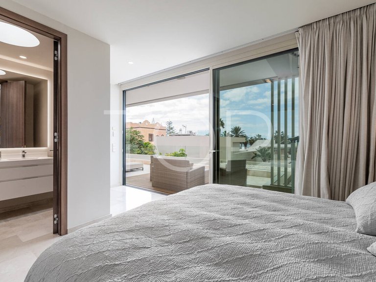 Villa for Sale in Playa De Las Américas, Tenerife 21