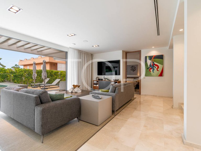 Villa for Sale in Playa De Las Américas, Tenerife 9
