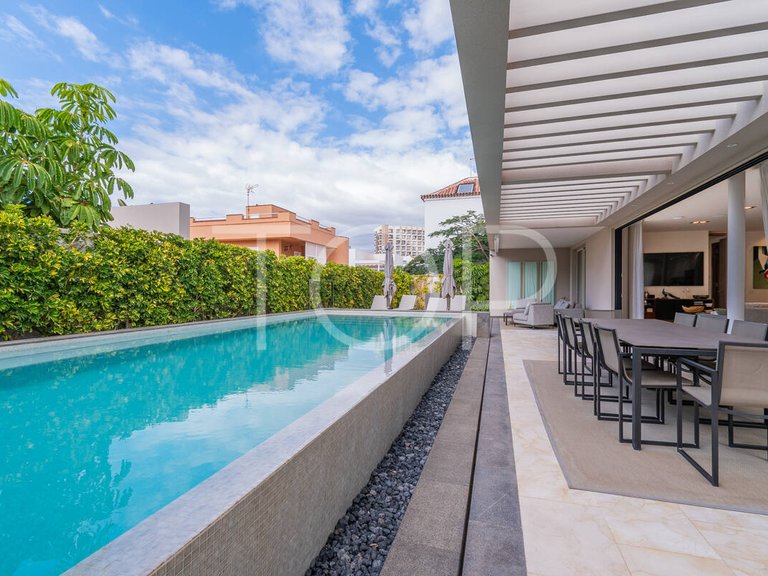 Villa for Sale in Playa De Las Américas, Tenerife 25