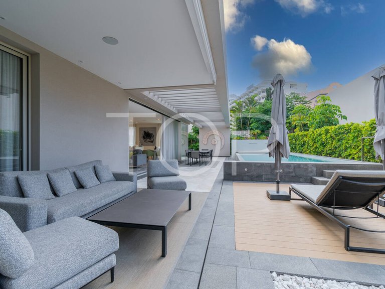 Villa for Sale in Playa De Las Américas, Tenerife 3