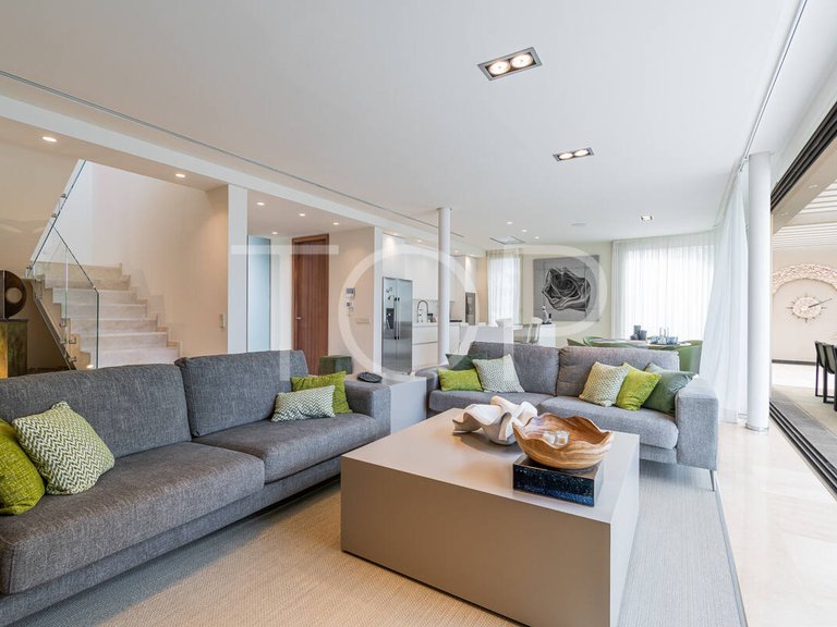 Villa for Sale in Playa De Las Américas, Tenerife 10