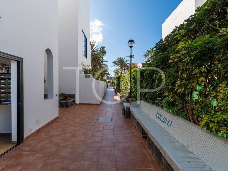 Apartment for Sale in Playa De Las Américas, Tenerife 28