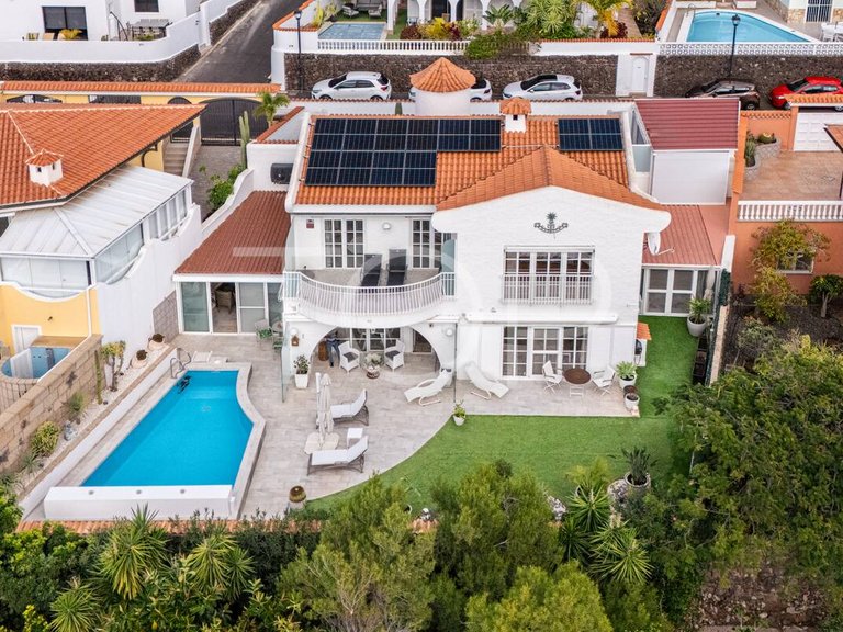 Town House for Sale in Chayofa, Tenerife 1