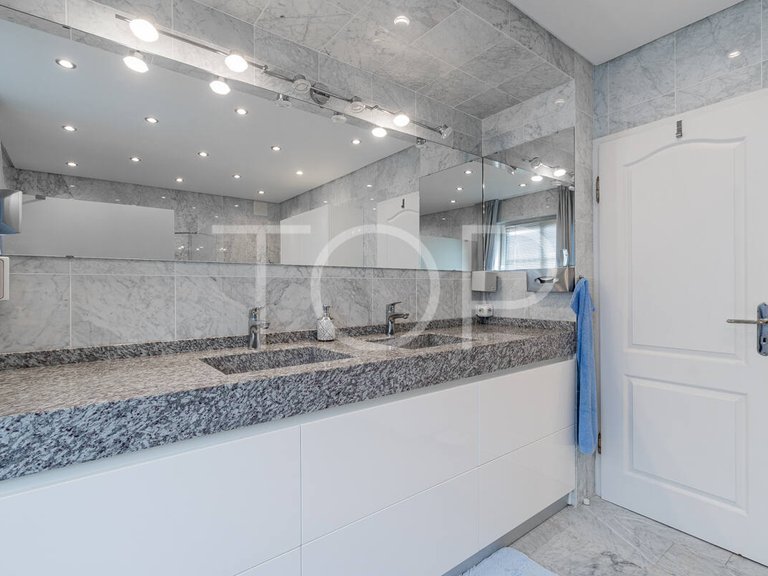 Town House for Sale in Chayofa, Tenerife 11