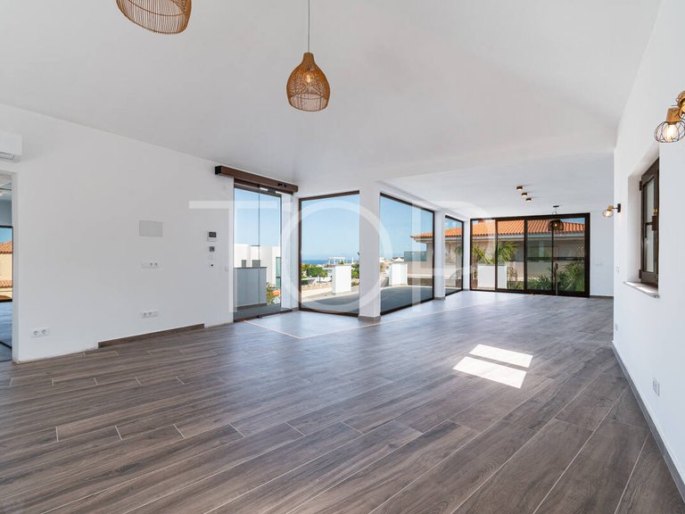 Villa for Sale in Playa Paraiso, Tenerife 2