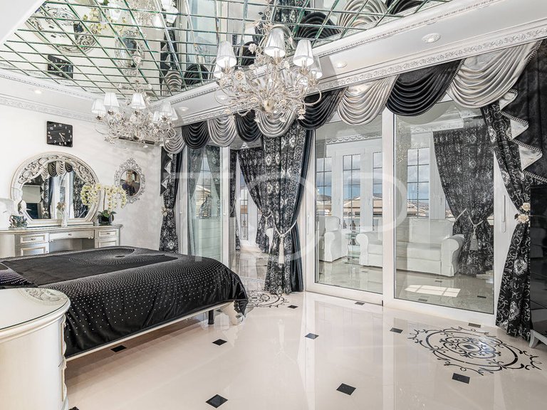 Villa for Sale in Golf Costa Adeje, Tenerife 12