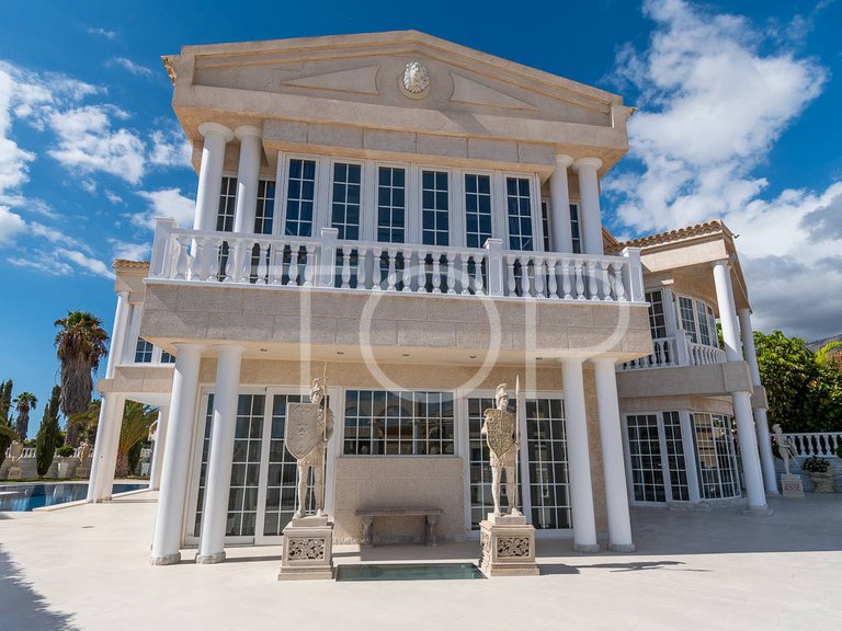 Villa for Sale in Golf Costa Adeje, Tenerife 3