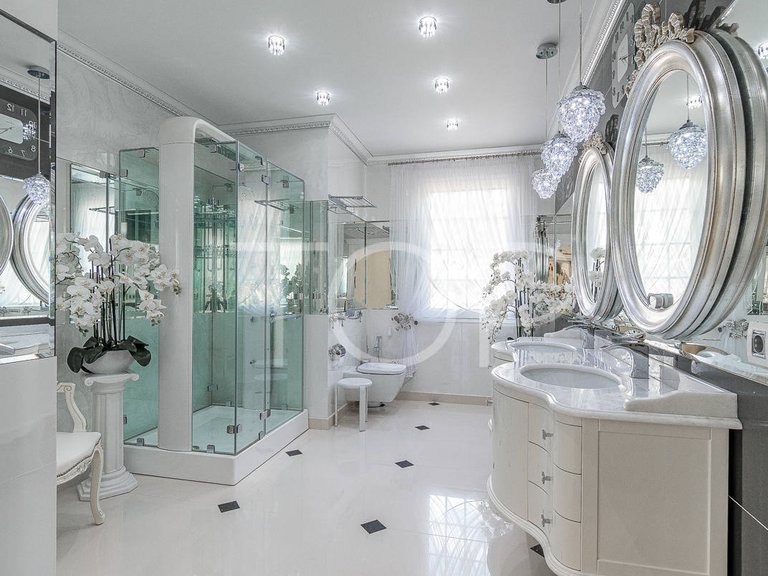 Villa for Sale in Golf Costa Adeje, Tenerife 11