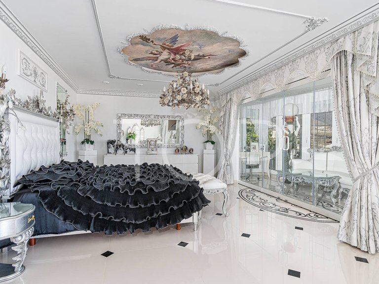 Villa for Sale in Golf Costa Adeje, Tenerife 5