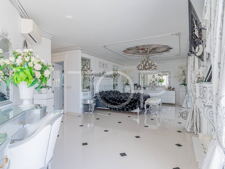 Villa for Sale in Golf Costa Adeje, Tenerife 8