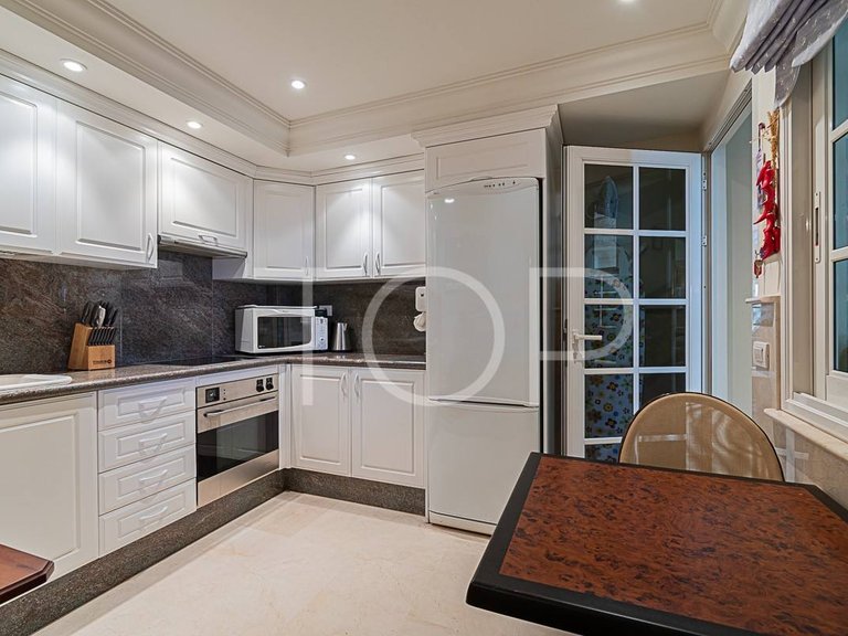 Apartment for Sale in Playa Del Duque, Tenerife 6