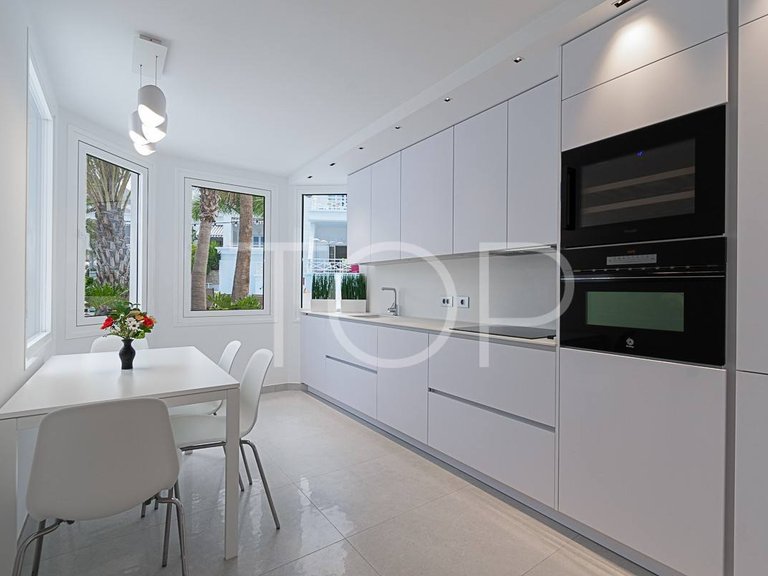 Town House for Sale in Playa De Fañabe, Tenerife 7