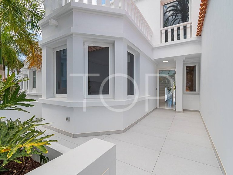 Town House for Sale in Playa De Fañabe, Tenerife 4