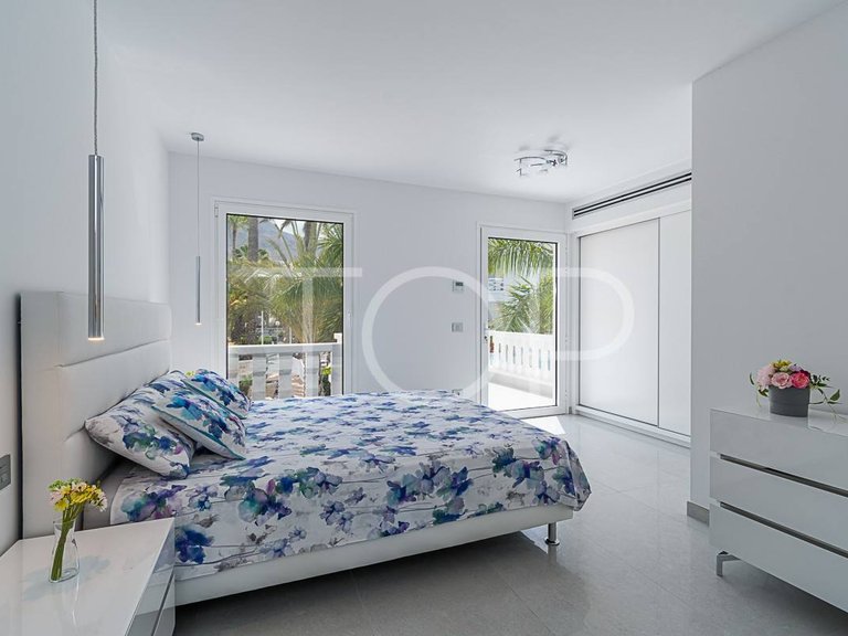 Town House for Sale in Playa De Fañabe, Tenerife 9