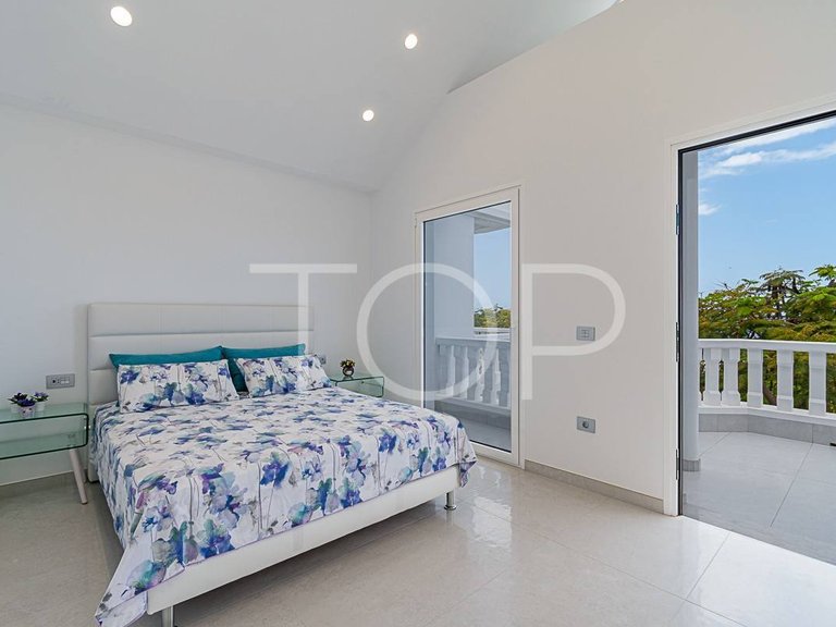 Town House for Sale in Playa De Fañabe, Tenerife 10