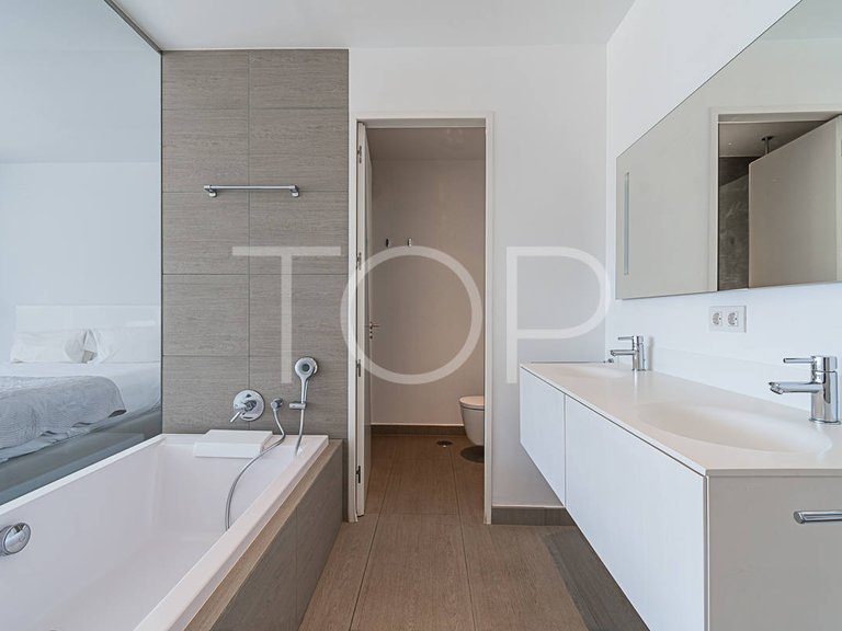 Apartment for Sale in Playa Del Duque, Tenerife 18