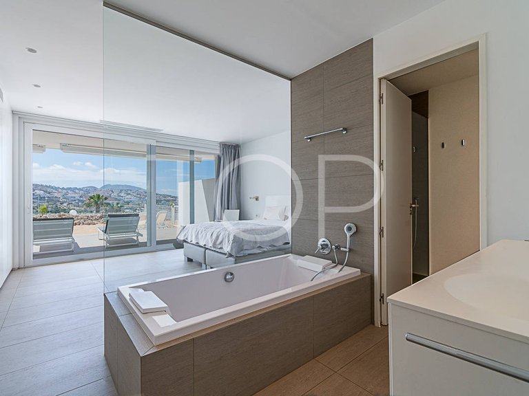 Apartment for Sale in Playa Del Duque, Tenerife 21