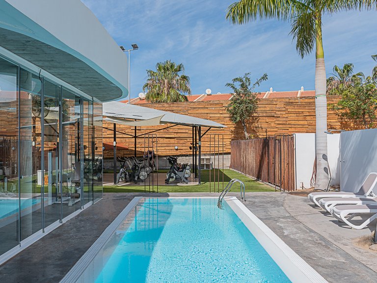 Apartment for Sale in Playa Del Duque, Tenerife 28